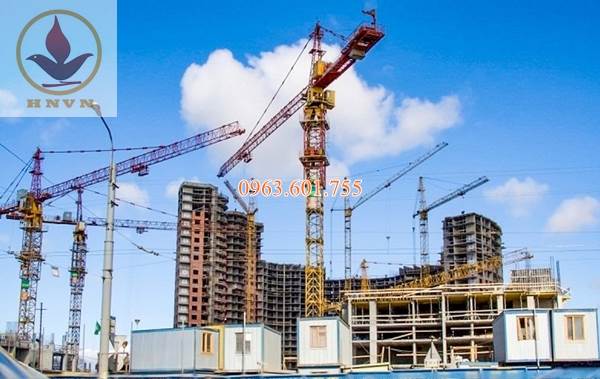 Tìm hiểu về cần trục tháp trong ngành xây dựng Việt Nam